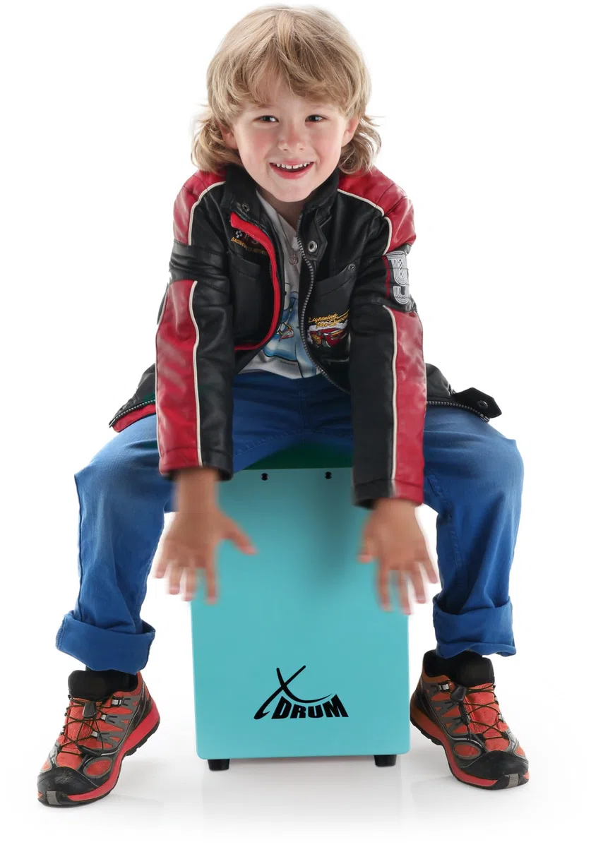XDrum KC-37B Kinder-Cajon Set - Kleine Cajon Für Kinder - 36 cm Hoch - Snare-Effekt Durch Stimmbare Gitarrensaiten - Spar-Set Mit Schule Für Einsteiger - Blau