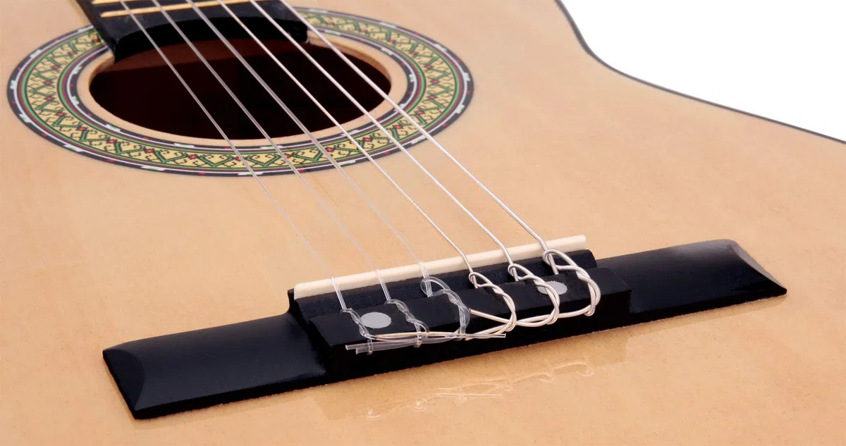 Classic Cantabile Acoustic Series AS-851-L Klassikgitarre 1/2 für Linkshänder Starter-SET (Konzertgitarre, Bag/Tasche, Schule, Plektren, Saiten, Stimmpfeife) natur