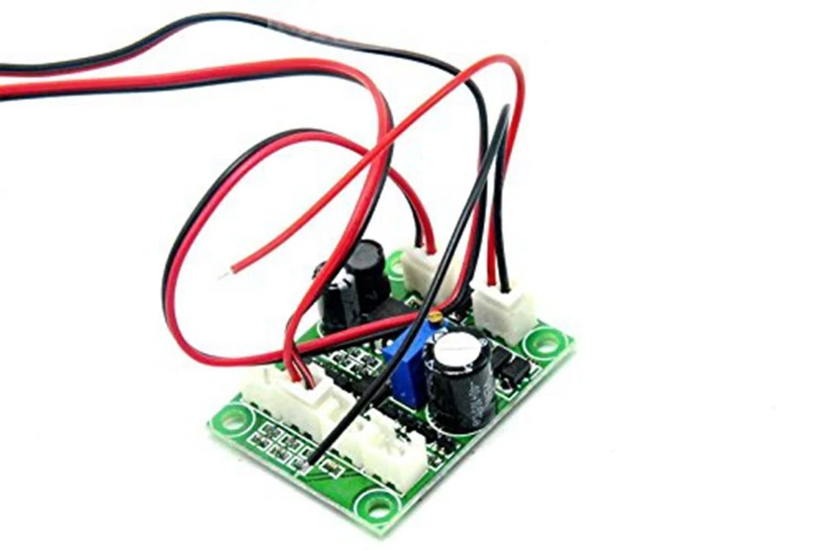 sunshine-electronics 12V 532nm Grünes Hochleistungs-Punkt-Laser-Modul 100mw TTL 0-30K HZ + Adapter