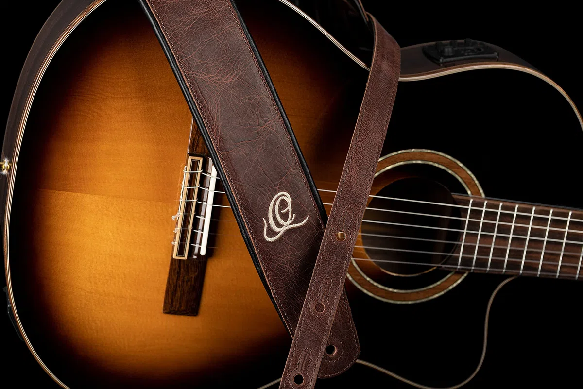 Ortega Guitars Gitarrengurt Länge Verstellbar - Akustik Gitarre / Bass, E-Gitarre, E-Bass - Classic Series - Echtleder, Vintage Brown (OSCL-4)