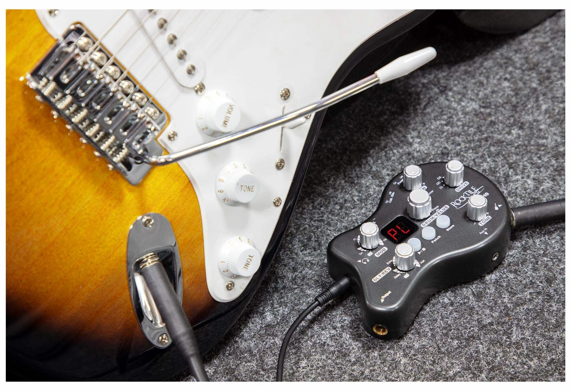 Rocktile GP-10 Gitarren Multieffekt Gerät/Kopfhörer-Verstärker Amp (8-Effekttypen und Drum-Loop Player mit 40 Rhythmen, Gürtelclip, Stromversorgung per Netzteil/Batterien)