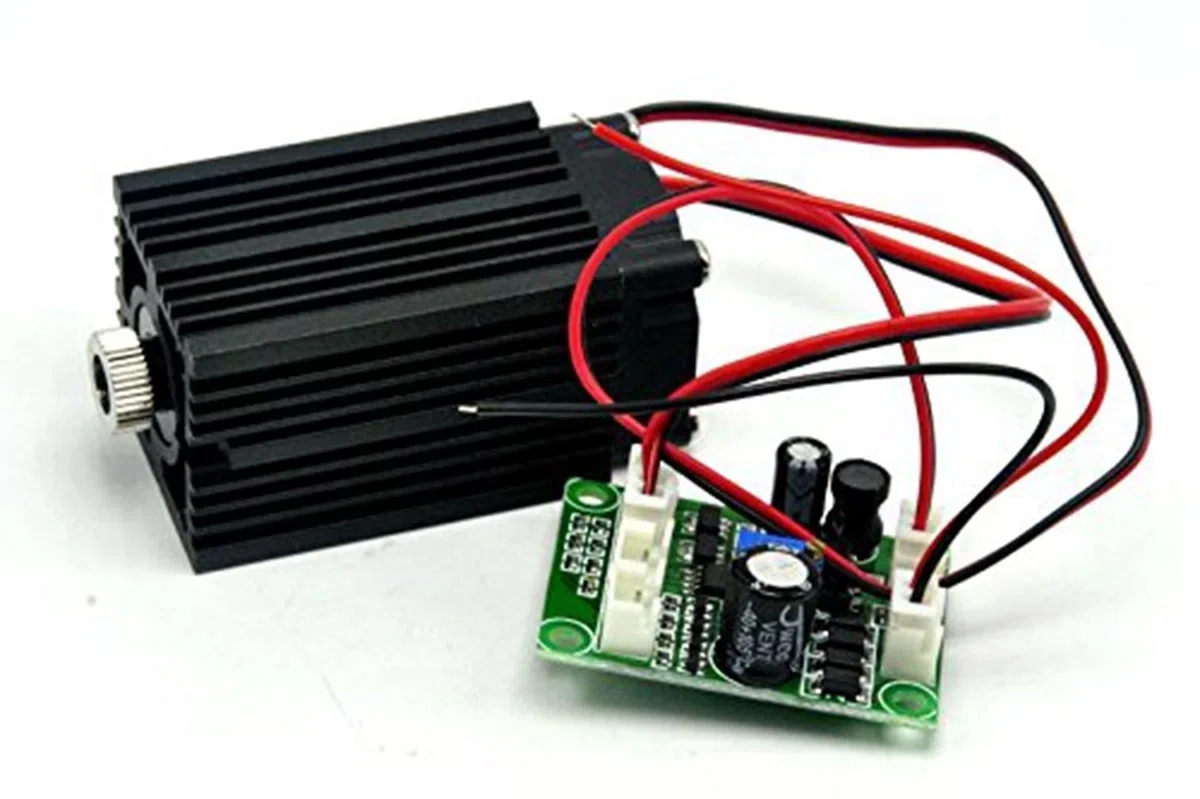 sunshine-electronics 12V 532nm Grünes Hochleistungs-Punkt-Laser-Modul 100mw TTL 0-30K HZ + Adapter